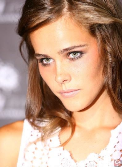 Isabel Lucas was a hot hippie mess as usual TMZ has the video of the 