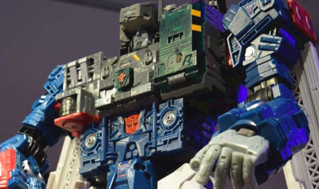 Titans Return Fortress Maximus revealed at Toyfair 2016 – he’s awesome!