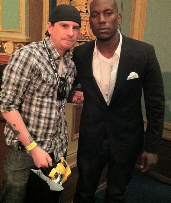 Tyrese visits Botcon 2011’s Transformers Hall of Fame event